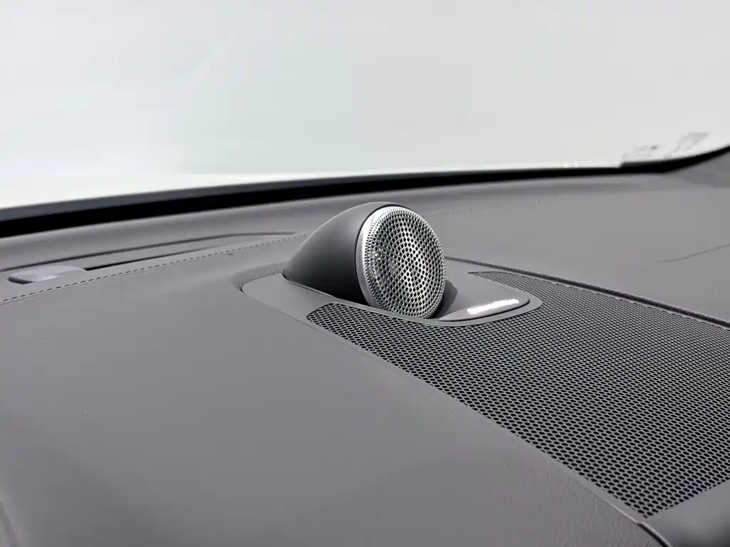 Volvo XC60 PHEV 2024 — фото 13
