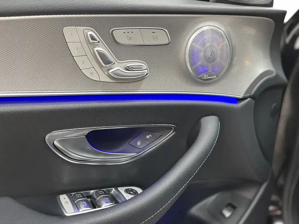 Mercedes-Benz E-Class 2018 — фото 23