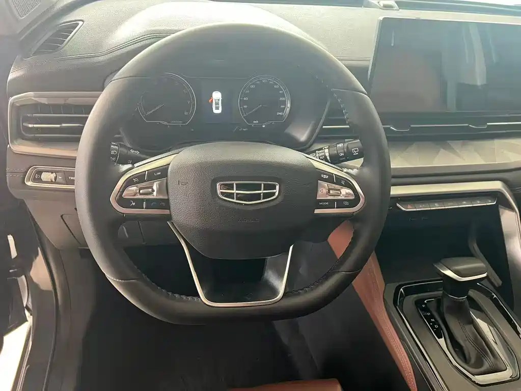 Geely Vision X6 2022 — фото 11