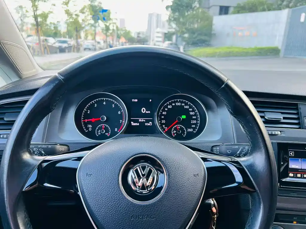 Volkswagen Golf 2016