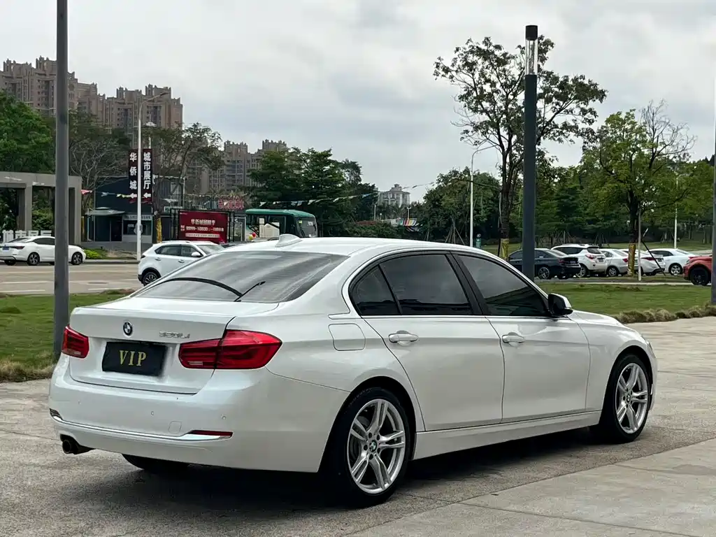 BMW 3 Series 2017 — фото 6