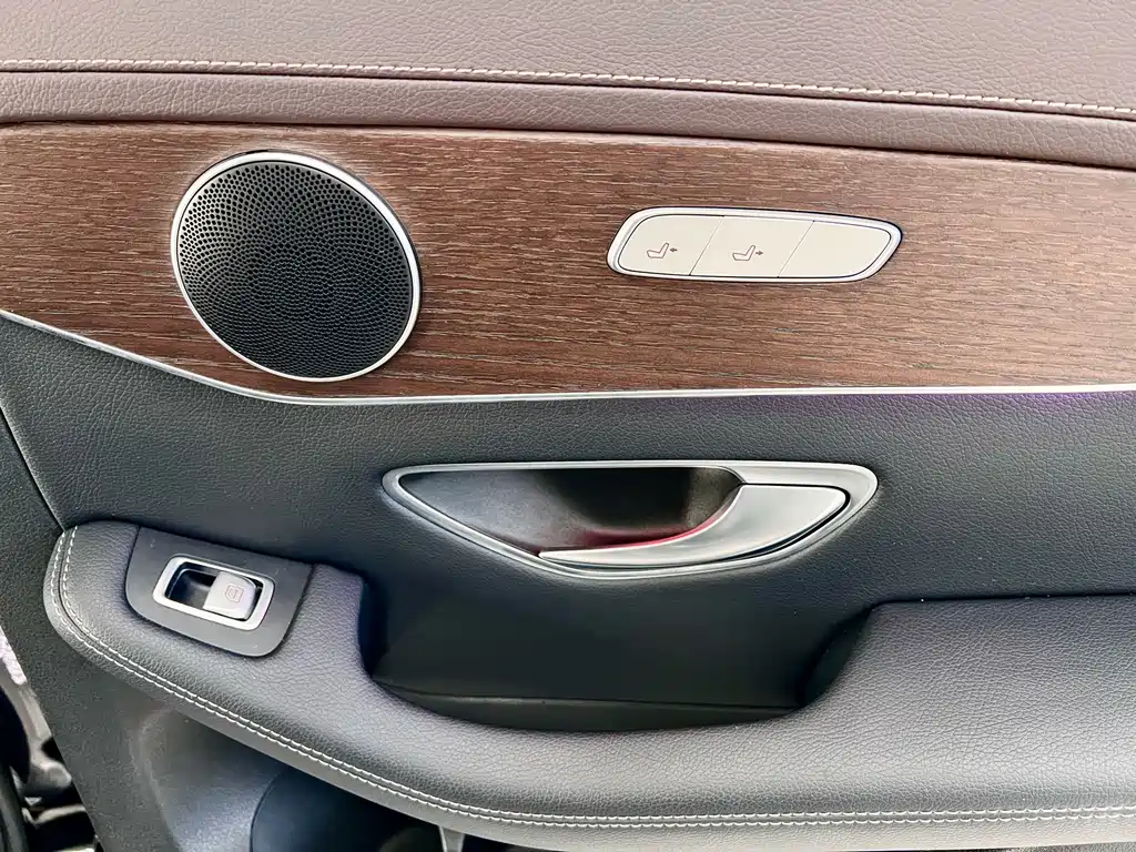 Mercedes-Benz GLC 2023 — фото 18