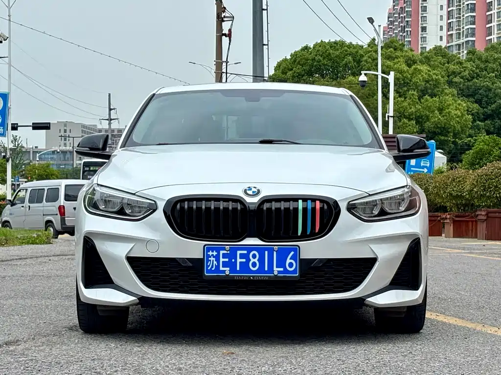 BMW 1 Series 2021 — фото 1