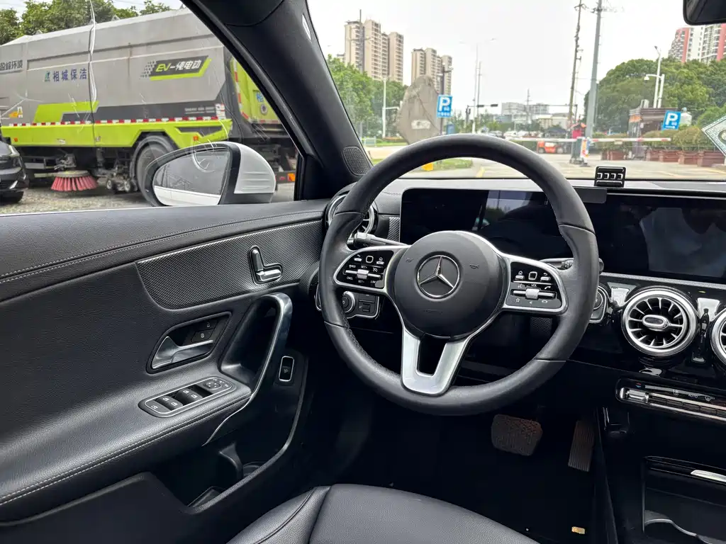 Mercedes-Benz A-Class 2020 — фото 12