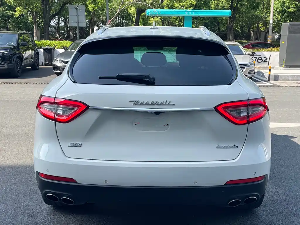 Maserati Levante 2017 — фото 12