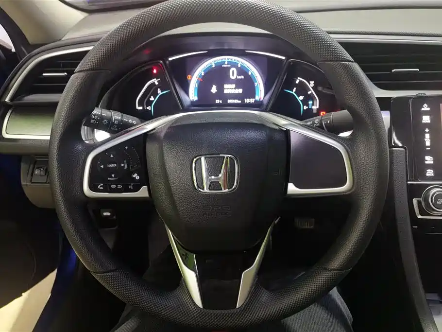 Honda Civic 2018 — фото 15