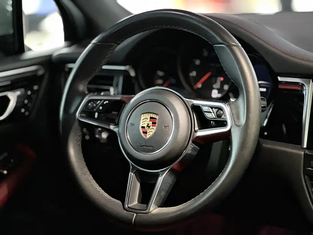 Porsche Macan 2022 — фото 10