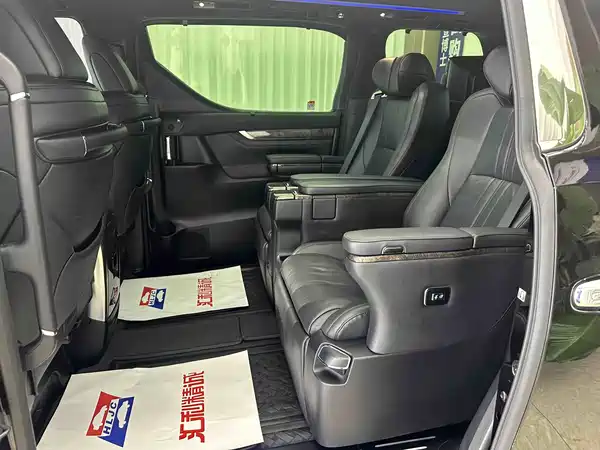 Toyota Vellfire 2023