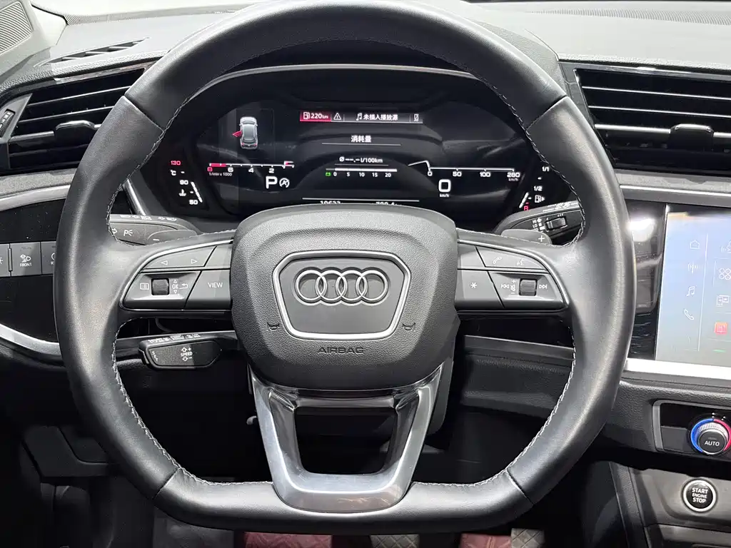 Audi Q3 2023 — фото 12