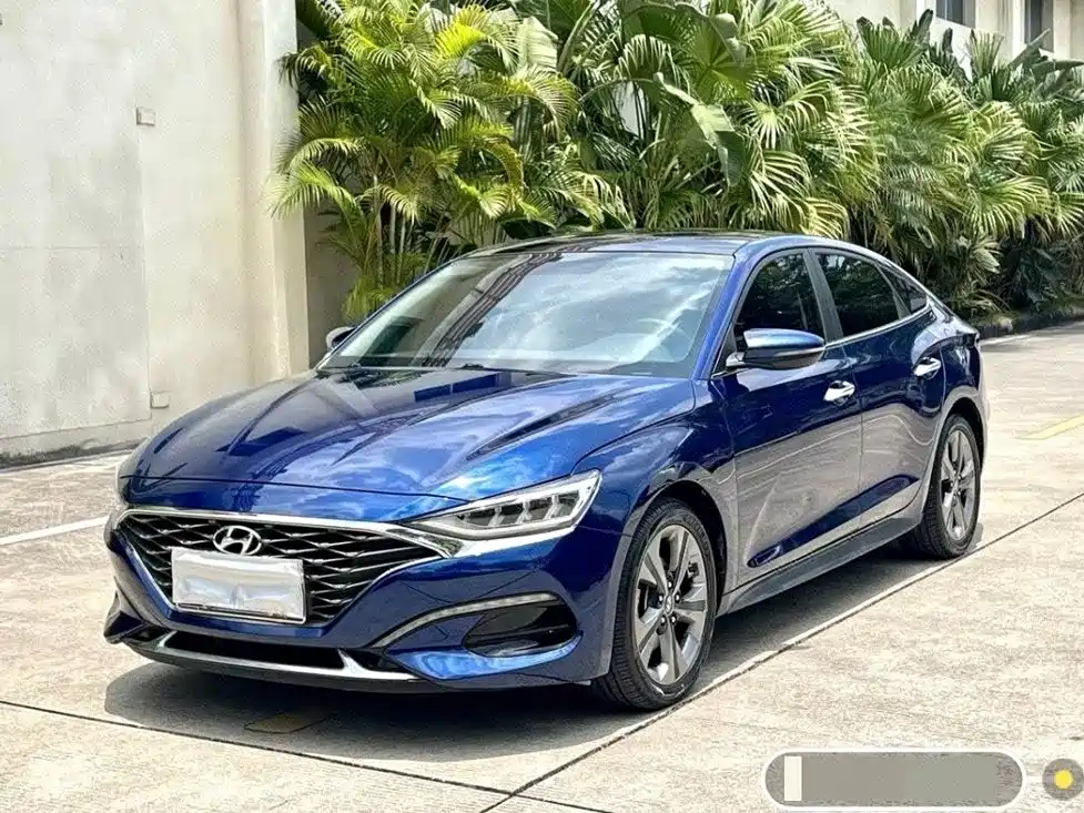 Hyundai Festa 2018 — фото 1