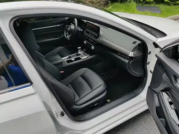 Nissan Teana 2024