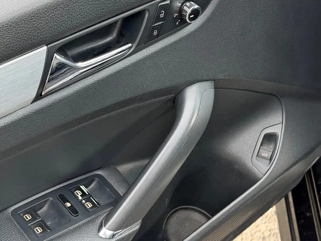Volkswagen Passat 2015 — фото 14