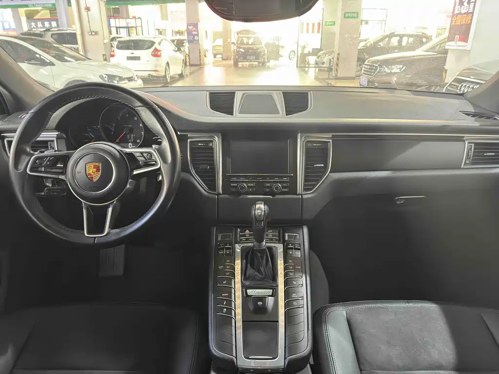 Porsche Macan 2015 — фото 10