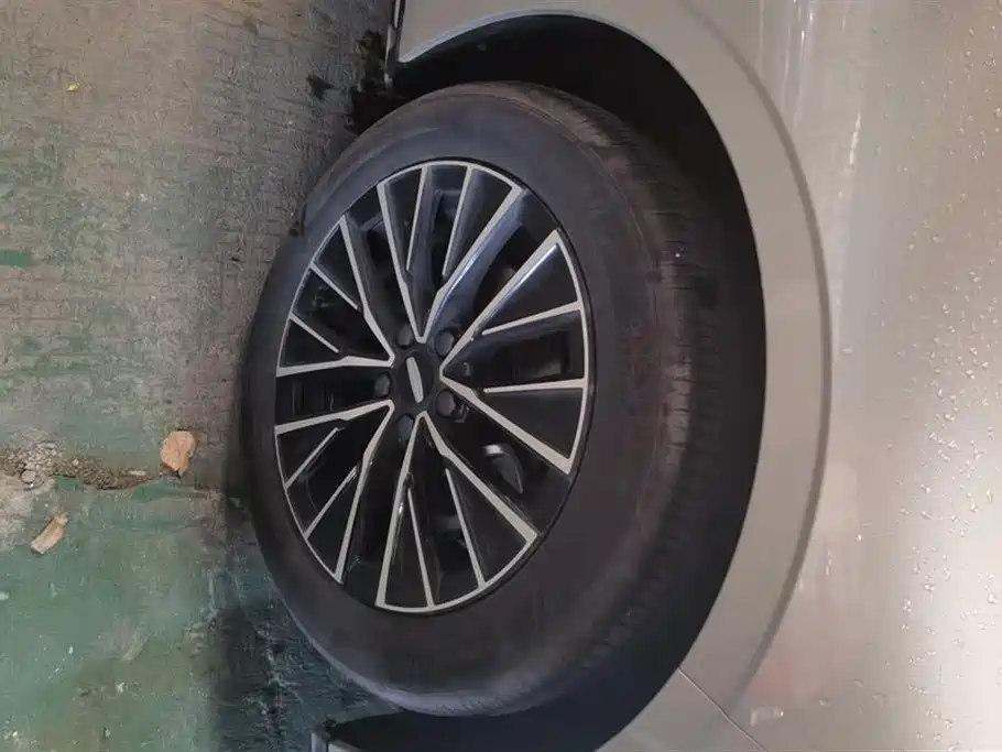 Geely Emgrand 2026