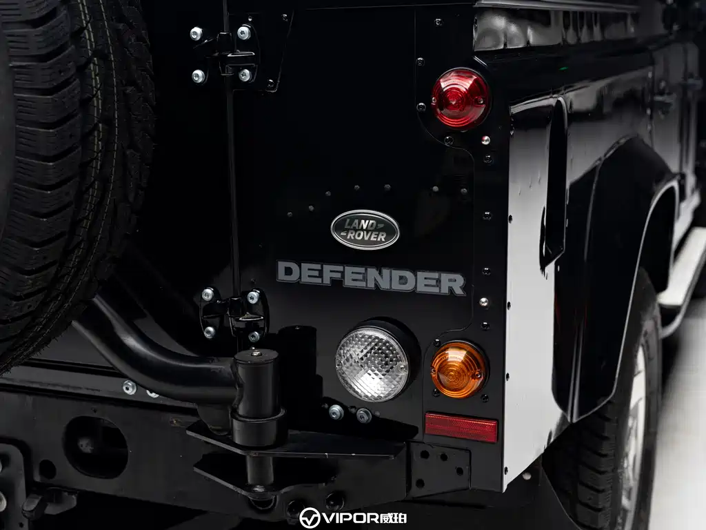 Land Rover Defender 2016 — фото 19