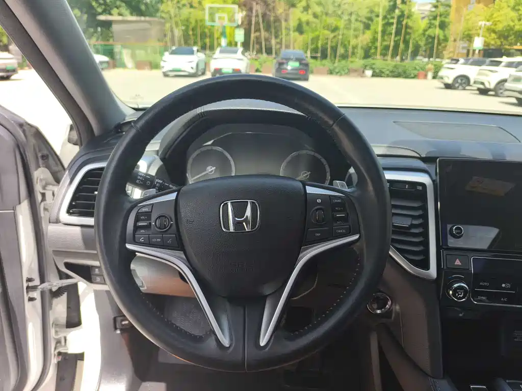 Honda UR-V 2018 — фото 8