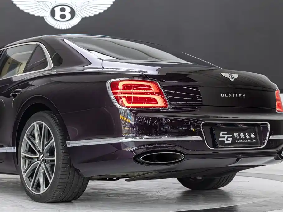 Bentley Flying Spur 2020 — фото 18