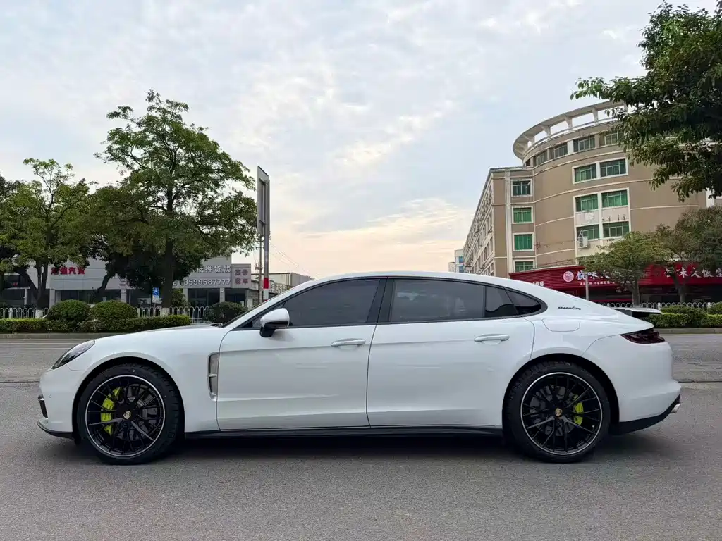 Porsche Panamera New Energy 2018 — фото 3