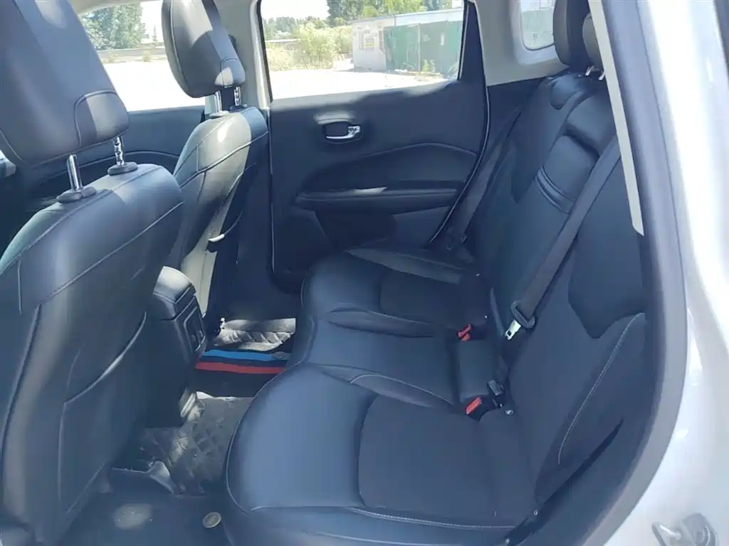 Jeep Compass 2020 — фото 17