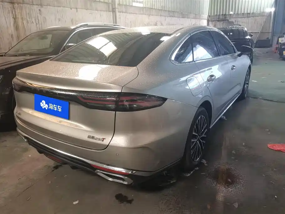 Geely Emgrand 2026