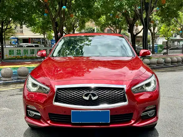 Infiniti Q50L 2015