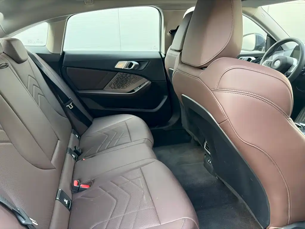 BMW 2 Series 2025 — фото 10