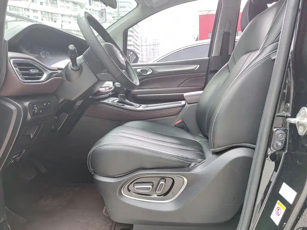 GAC Motor Trumpchi M6 2021 — фото 10