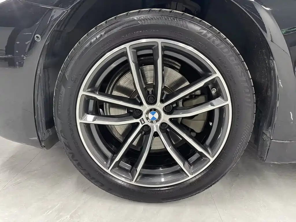 BMW 5 Series 2023 — фото 16