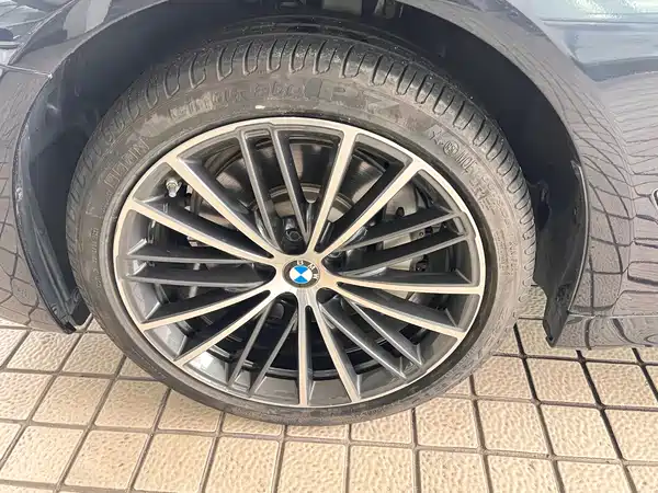 BMW 5 Series 2023