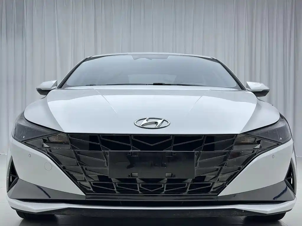 Hyundai Elantra 2022