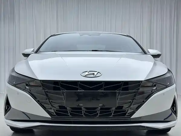 Hyundai Elantra 2022