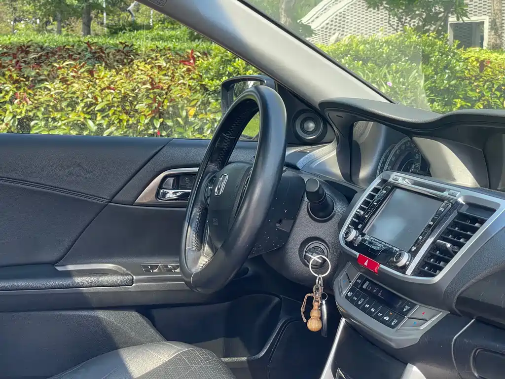 Honda Accord 2014 — фото 10
