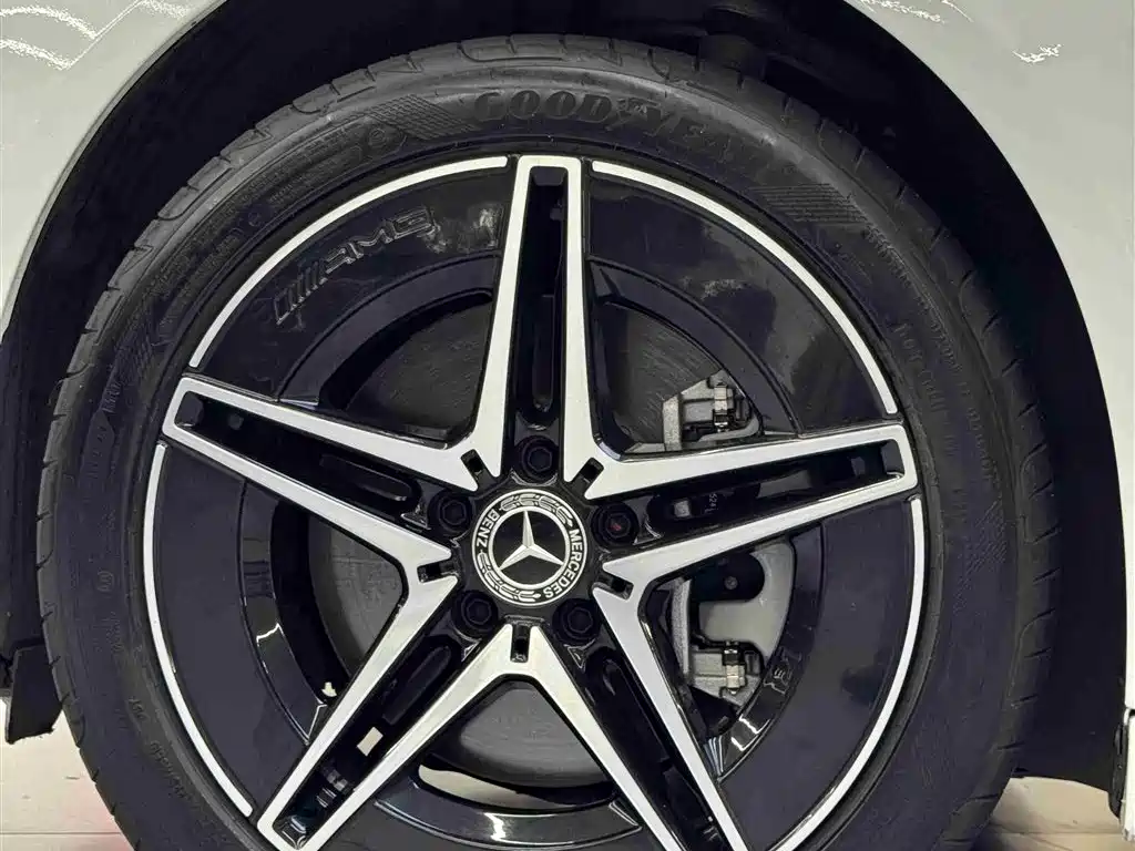 Mercedes-Benz C-Class 2024 — фото 16