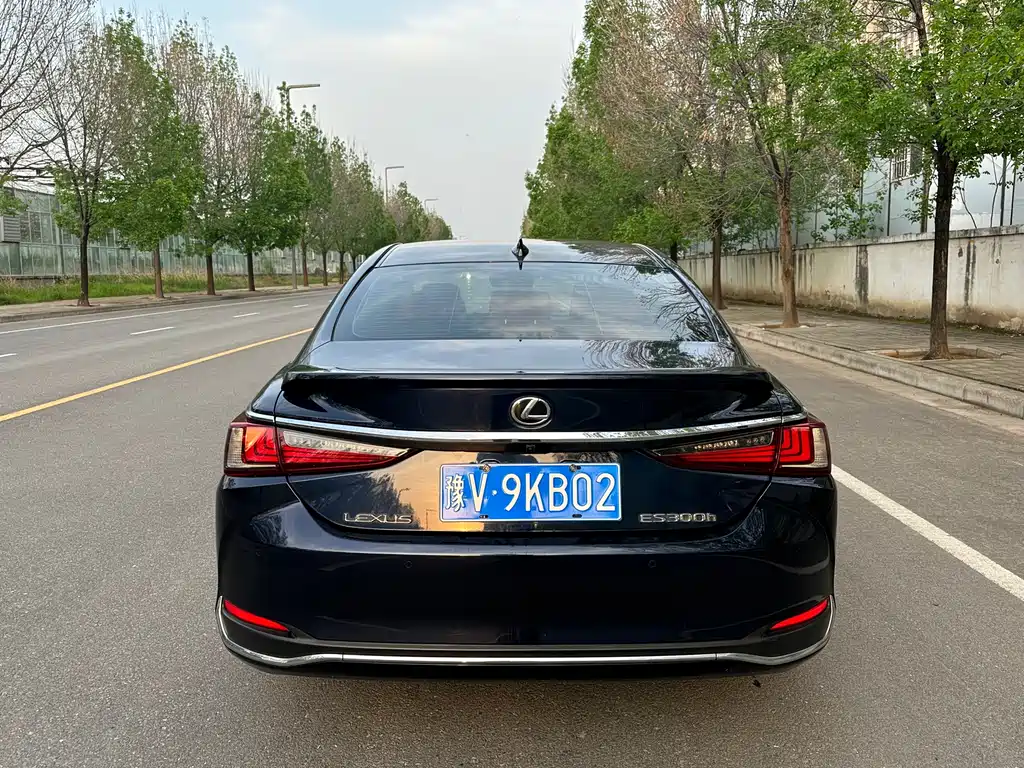 Lexus ES 2024 — фото 14