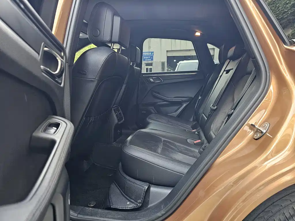 Porsche Macan 2015 — фото 13