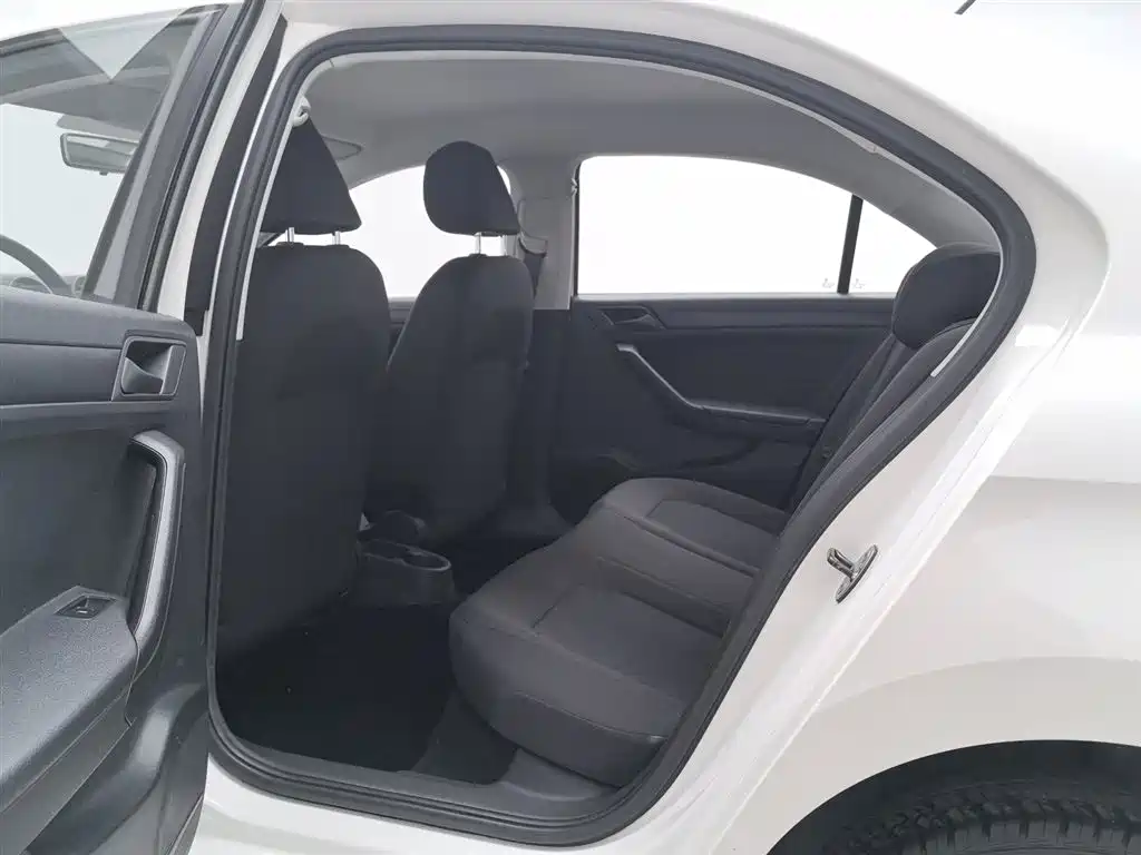Volkswagen Jetta 2015 — фото 15