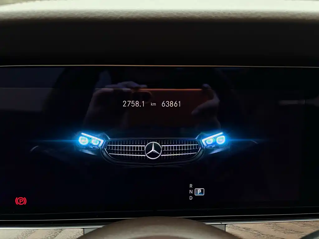 Mercedes-Benz E-Class 2021 — фото 12