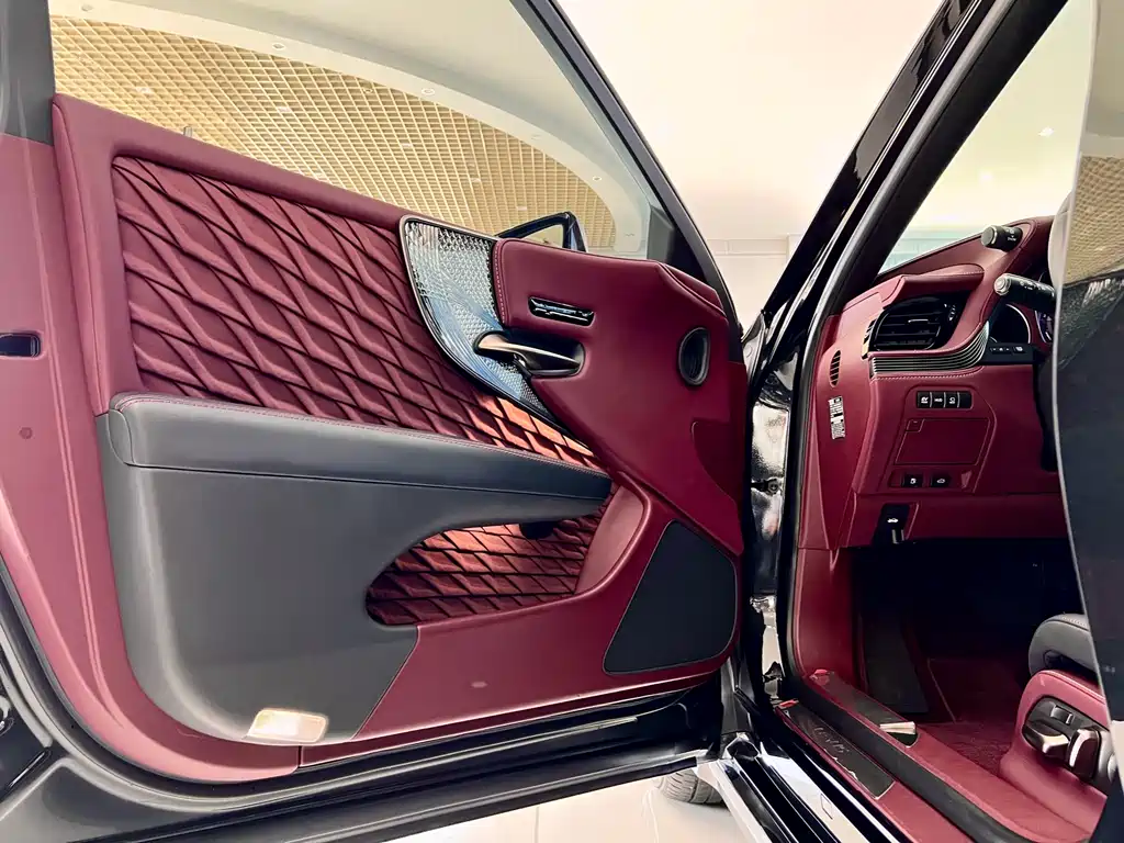 Lexus LS 2021 — фото 22