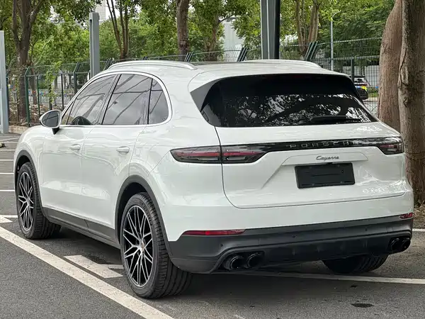 Porsche Cayenne 2022