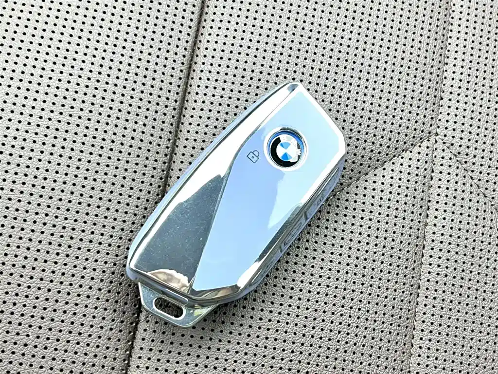 BMW iX 2023 — фото 16