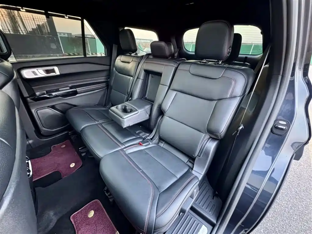 Ford Explorer 2022 — фото 11