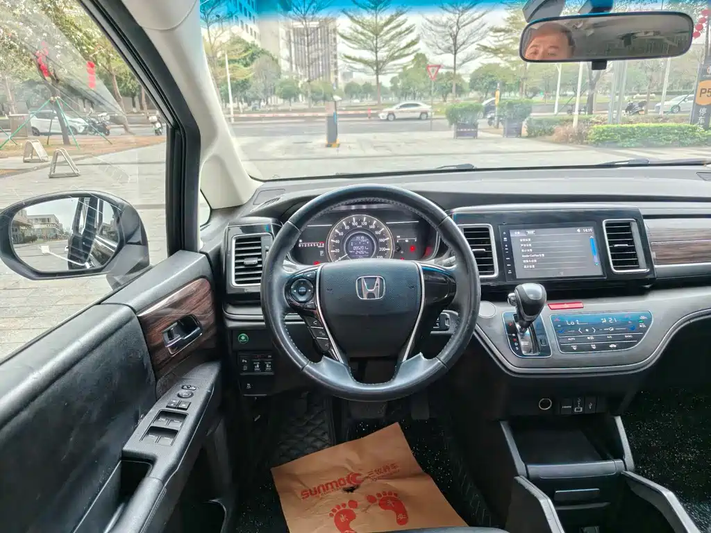 Honda Elysion 2018 — фото 11