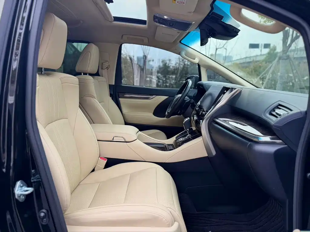 Toyota Alphard 2022 — фото 16