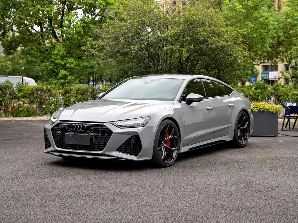 Audi RS 7 2024 — фото 1