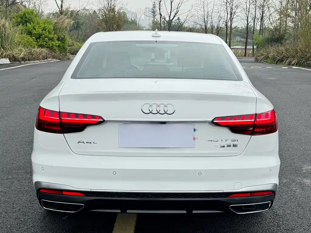 Audi A4L 2022 — фото 18