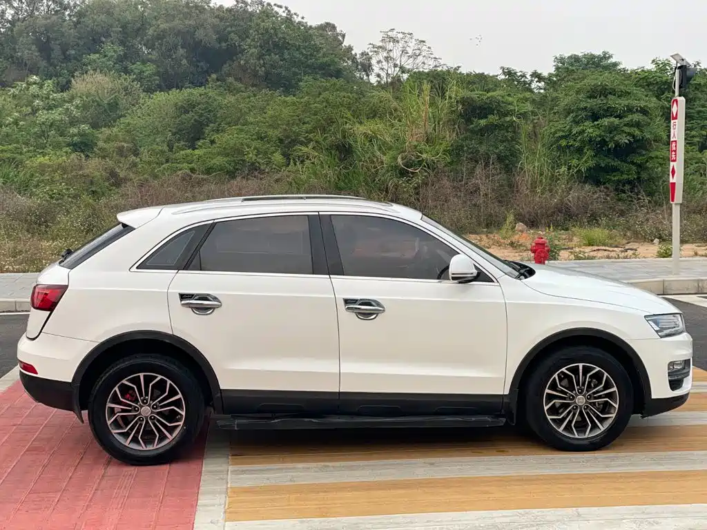 Zotye SR7 2017 — фото 12