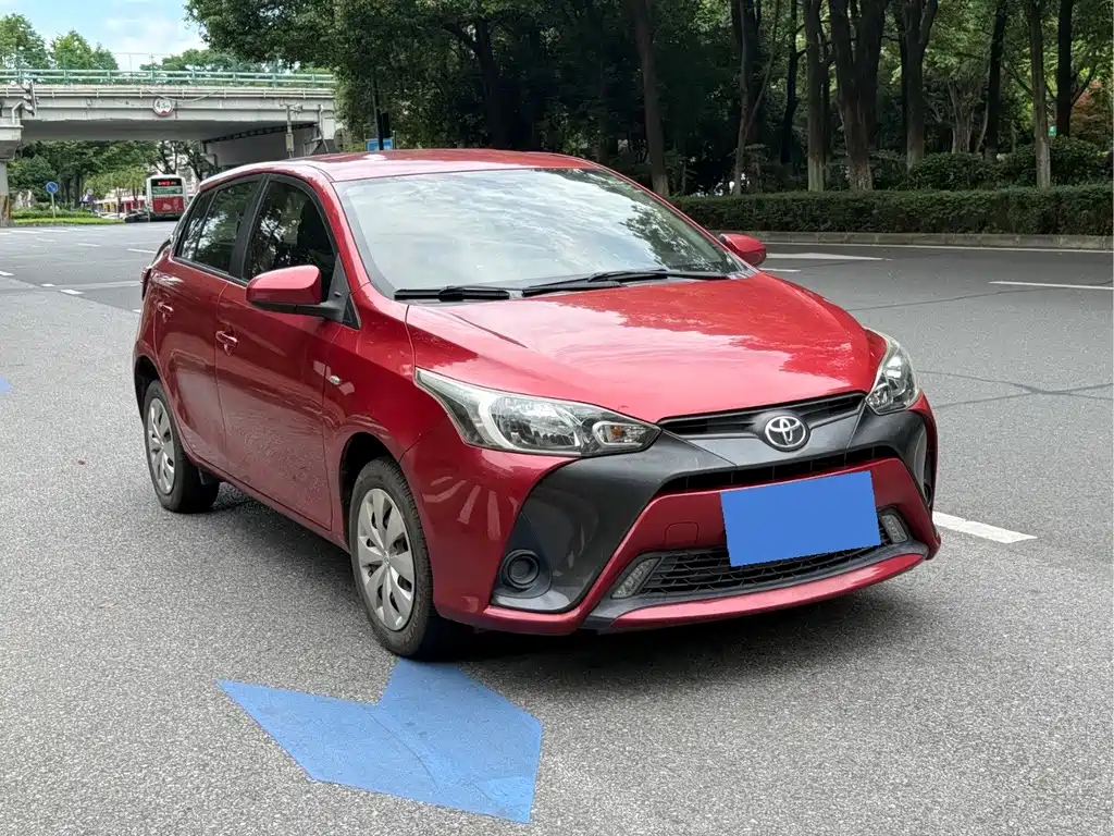 Toyota Yaris L 2017 — фото 3