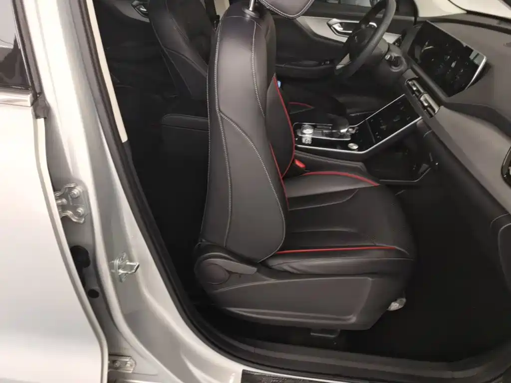 BAIC X7 2022 — фото 25