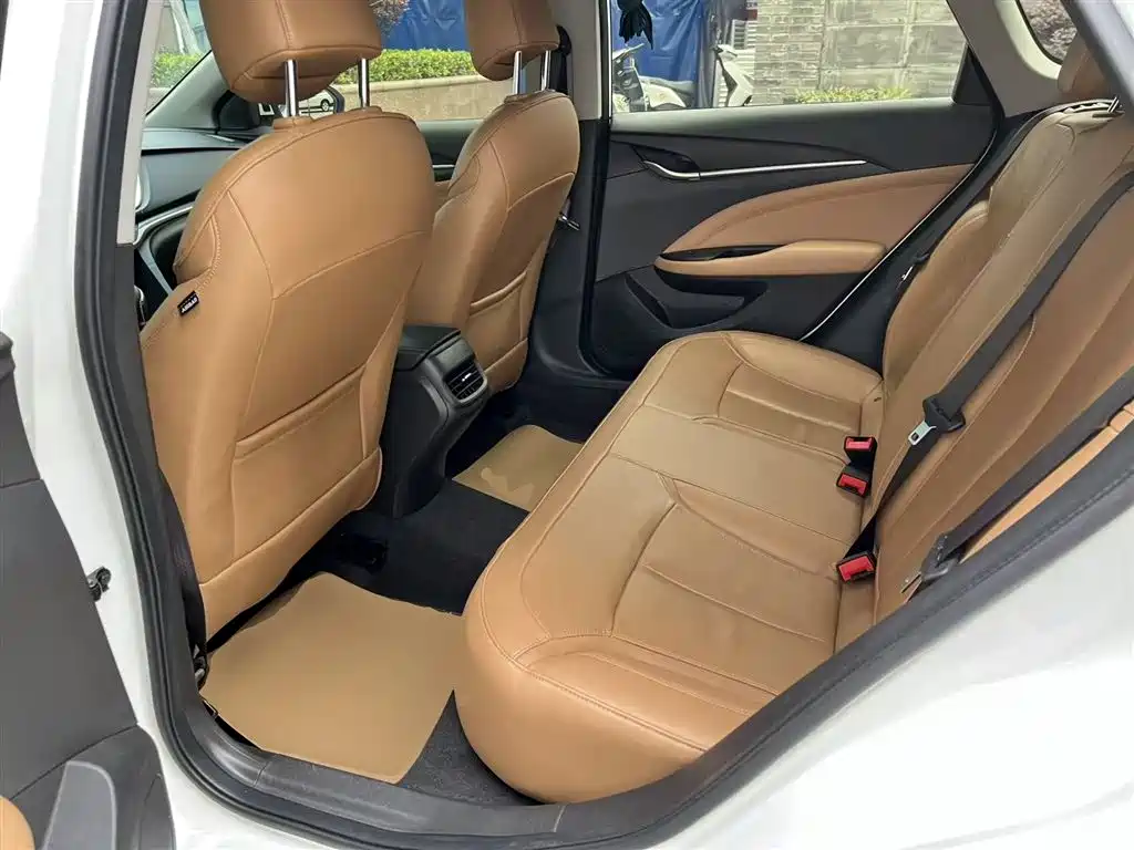 Buick Excelle 2018 — фото 17