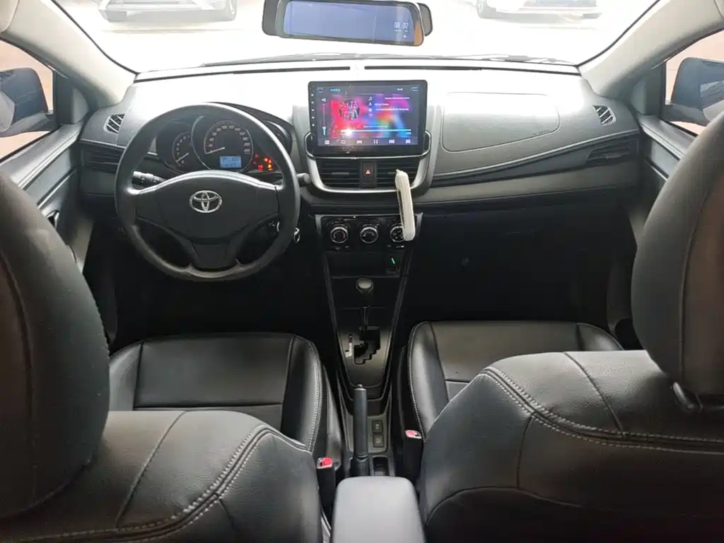 Toyota Yaris L 2021 — фото 10